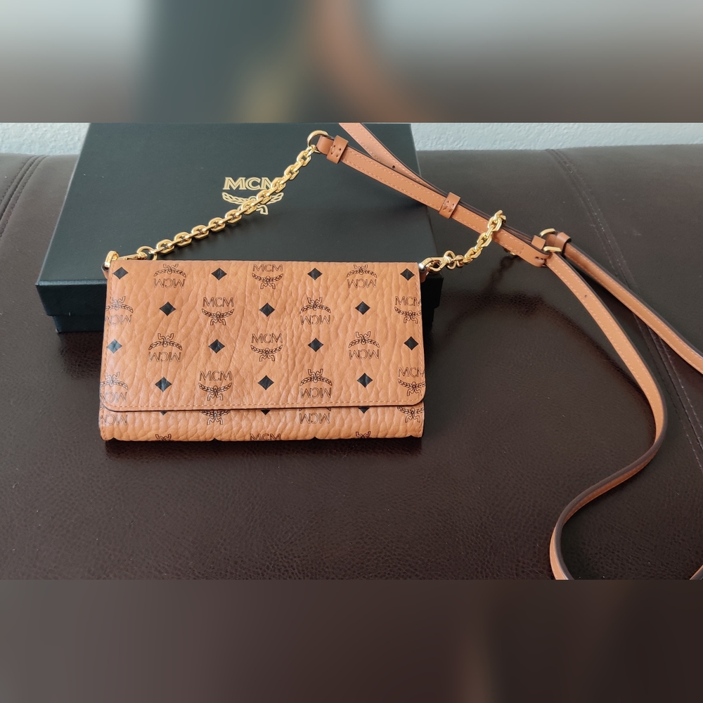 MCM visetos crossbody wallet
